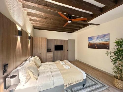 Charming Studio Heart of the Marais by Melvane