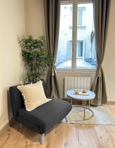 Charming Studio Heart of the Marais by Melvane