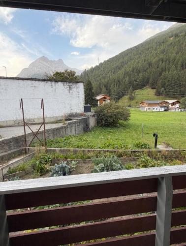 Neue Wohnung mit Balkon & nahe Bushaltestelle nach Saas-Fee