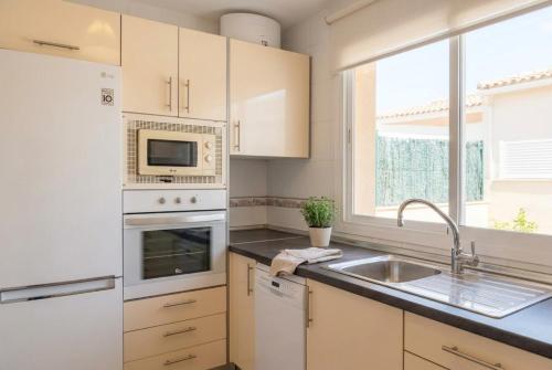 Corralejo 3BR House with Pool