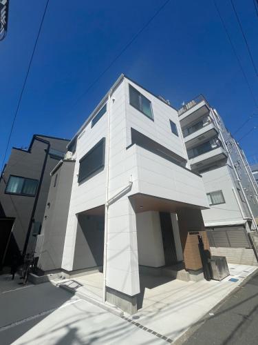 9 minutes to Shinjuku , New 97m2 House, 3 Bedrooms, Free Parking