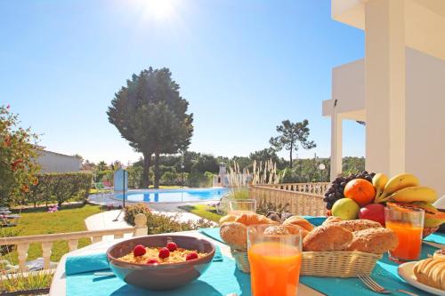 Villa Bella Vista - moradia elegante com piscina aquecível e jacuzzi na Galé, Albufeira