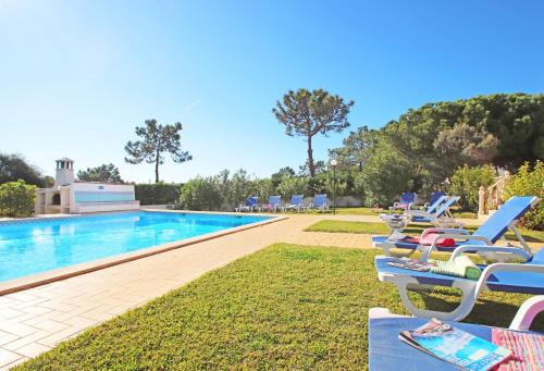 Villa Bella Vista - moradia elegante com piscina aquecível e jacuzzi na Galé, Albufeira