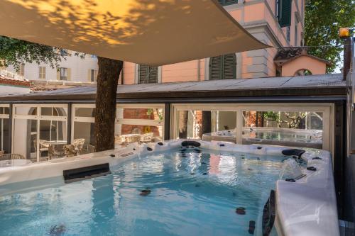 V E N E R E Villa Suites