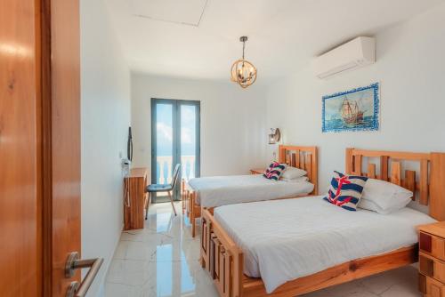 BLUE SEA TOWER LUXURY VILLA with private heated Pool