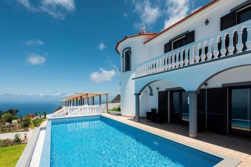 BLUE SEA TOWER LUXURY VILLA with private heated Pool