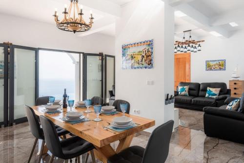 BLUE SEA TOWER LUXURY VILLA with private heated Pool