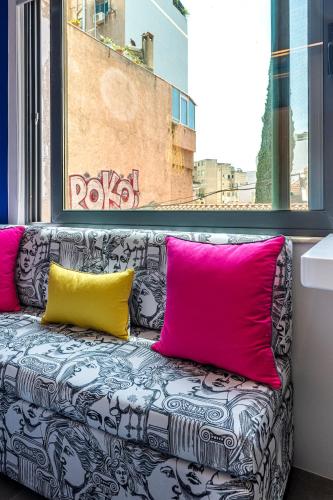 Morfes Karyatis studio,5 minutes from Monastiraki square
