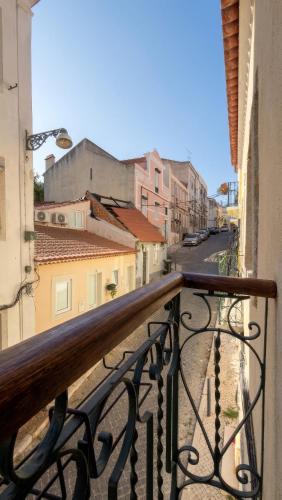Cozy and Spacious apartment in Graça, Lisbon
