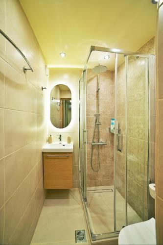 49 Evrou Street - Terrace Retreat N3