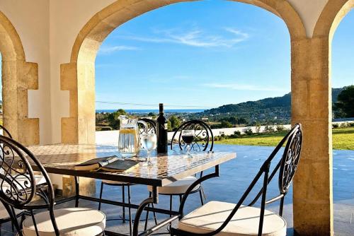 Villa Orlando by Aguilarent