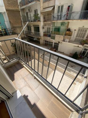 Minimal Urban Apartment near Kolonaki