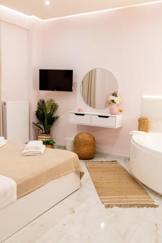 Almond Jacuzzi Suites - Private Indoor Jacuzzi - Self Check-In - Free & Easy Street Parking