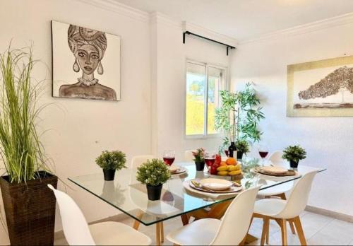 Calm Coastal Boutique Apartment for 12 by TuriVida