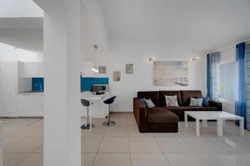 Heaven in Costa Adeje! Large terrace, Pool, HS-internet