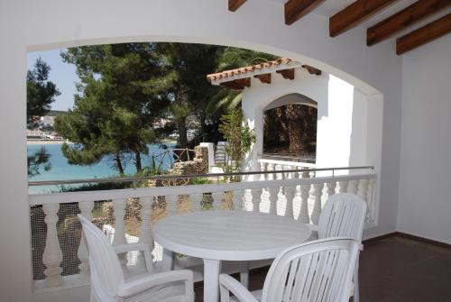 A balcony or terrace at Apartamentos Jardin Playa