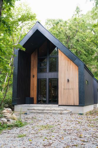 Birdcall Chalet by Jade Villa