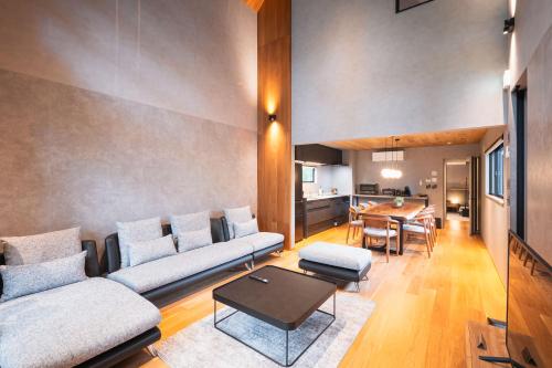 Birdcall Chalet by Jade Villa