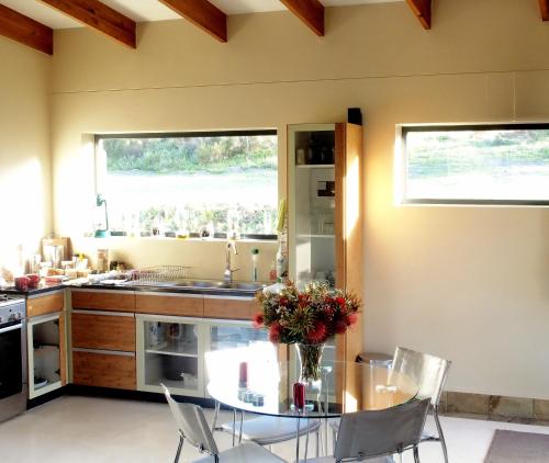 Kuchyň nebo kuchyňský kout v ubytování Kalanderkloof cottage