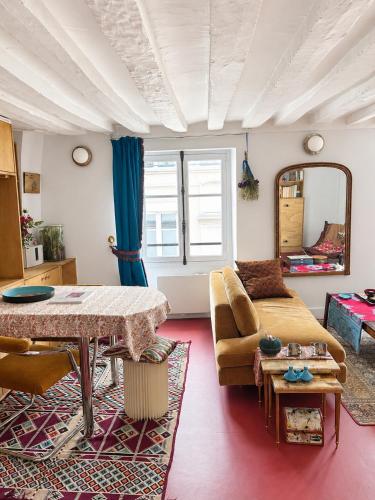Artist Apartment in the Latin Quarter