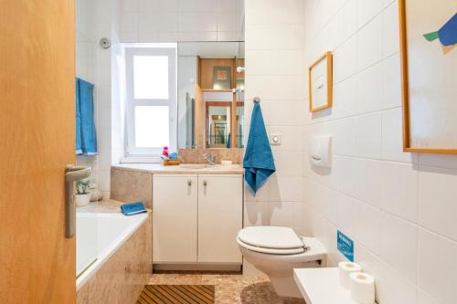 Charming Central Apartment
