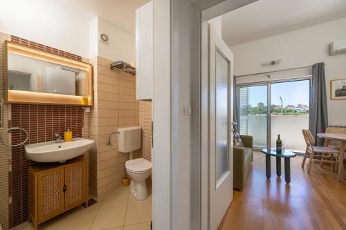 City center apartment with free parking