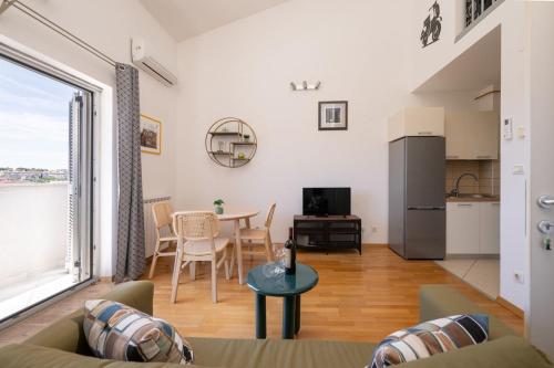 City center apartment with free parking