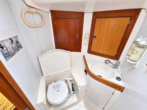 Sleep on a Sailboat in Lisbon a unique stay