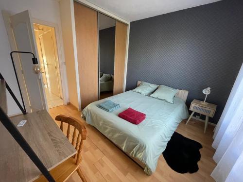 Appartement à 2km du circuit, proche tram, accès direct du circuit en tram en 5 mn