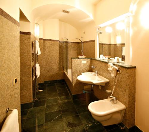 Koupelna v ubytování Hotel Locanda Di Bagnara
