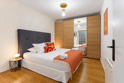 CANAL HOUSE Come Together in Paris