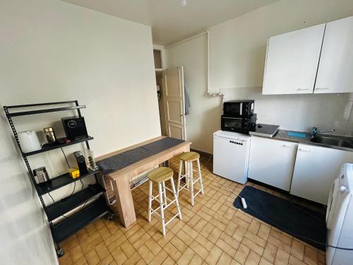 Living room, apartment, bedroom, excellent access