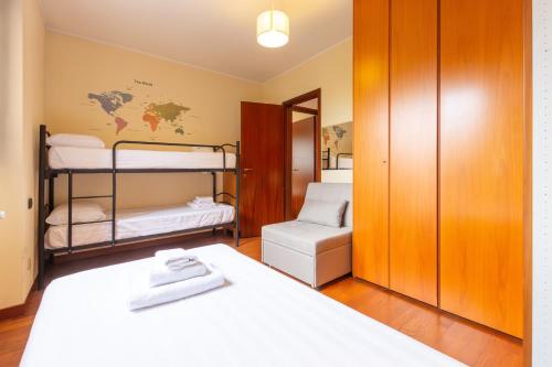 Navigli Apartment for 7 - Metro 100m - I-Host