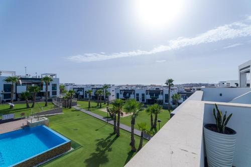 Luxury Penthouse with private Rooftop Terrace, Pool, Punta Prima, Torrevieja