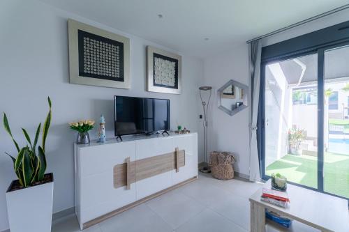 Luxury Penthouse with private Rooftop Terrace, Pool, Punta Prima, Torrevieja