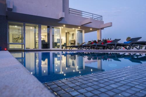 Villa Bonita Brenda - Piscina aquecível e BBQ em Armação de Pêra
