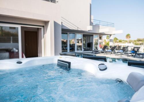 Villa Bonita Brenda - Piscina aquecível e BBQ em Armação de Pêra