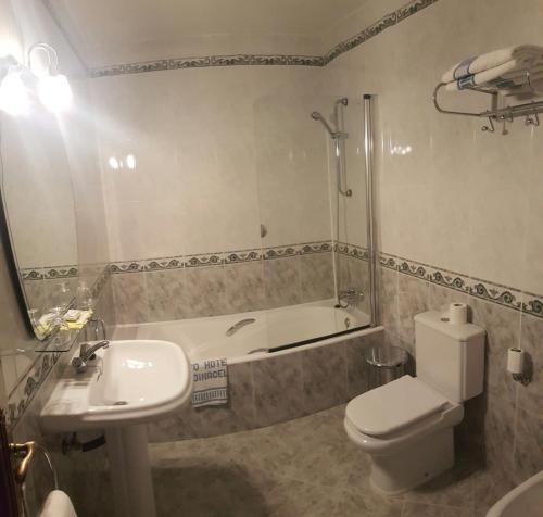 Koupelna v ubytování Hotel Nico
