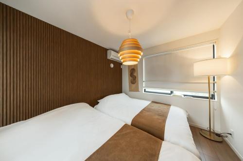 Convenient access to Haneda Airport, 15 mins to Haneda Airport, 7 mins walk from Keikyu Kamata Station, For up to 8 people