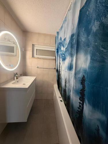 Salute 212, Renovated, Sauna, Jacuzzi, PS5, Free parking
