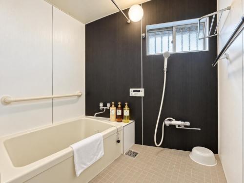East Shin-Osaka Hotel Apartment