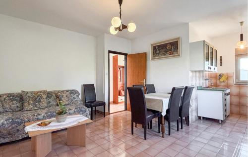 Lovely Apartment In Medulin With Wifi
