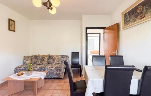 Lovely Apartment In Medulin With Wifi