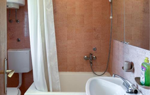 Lovely Apartment In Medulin With Wifi