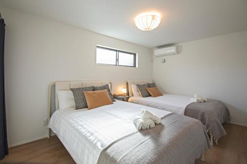 New! Spacious 3-Story Home! 旅タイム-岸里夏也 4ベッドルーム 10名宿泊可 桜通りすぐ 駐車場あり