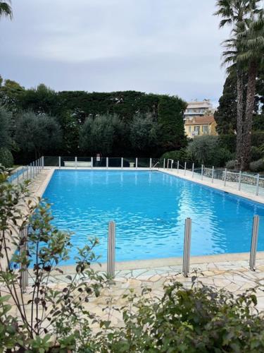 Studio vue mer et piscine Cannes 4 personnes