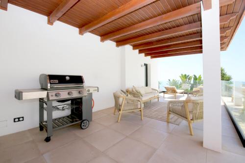 Estepona West Luxury Family Villa BRISAMAR