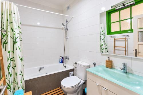1-Bedroom Flat with Terrace, near Metro & Arena
