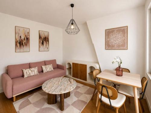 Paris 12th Chic Apt Near Metro & Dining