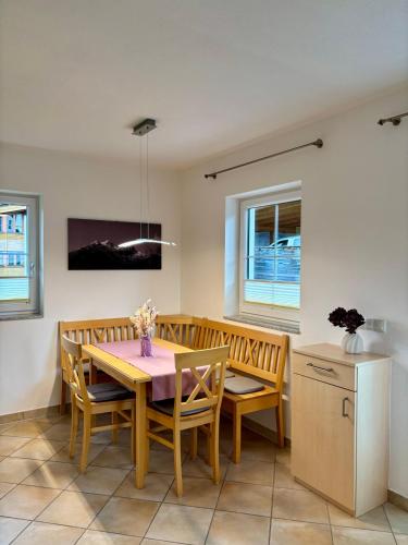 inser Hoamat'l Apartment